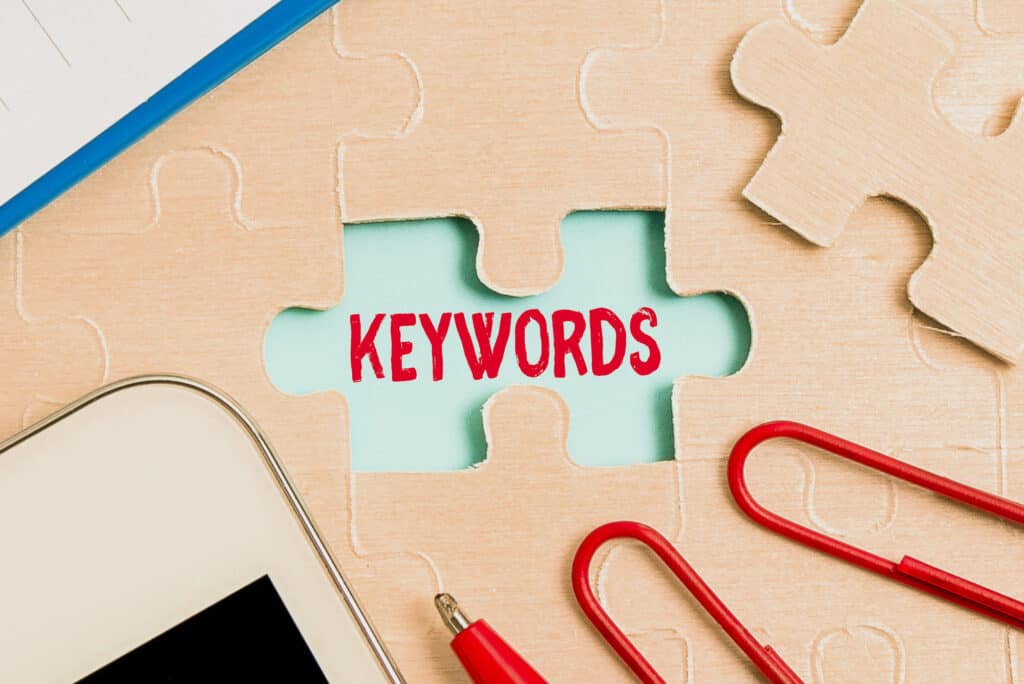 how to write effective SEO content using keywords